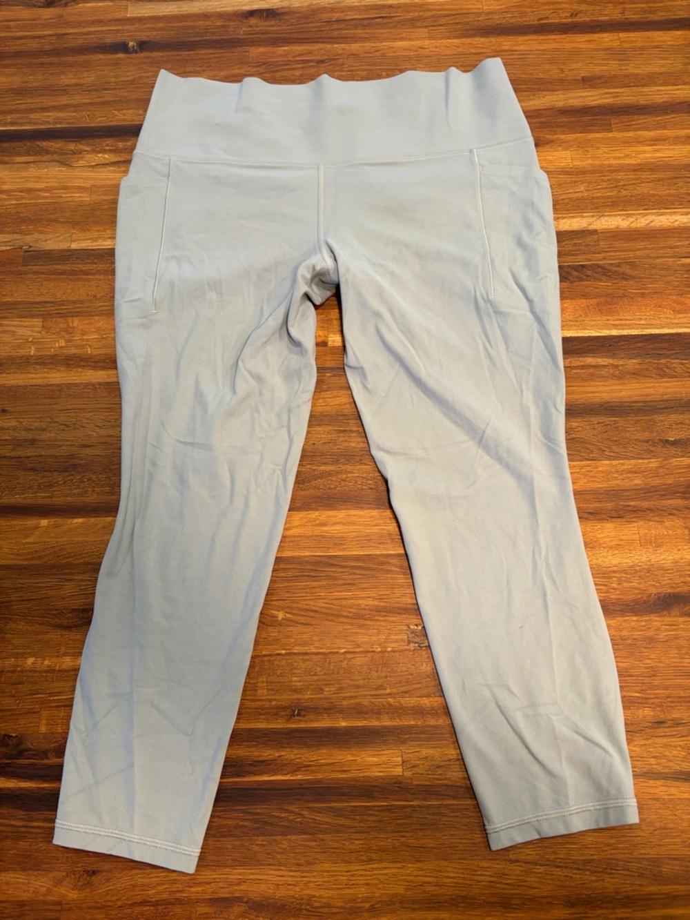 Athleta Salutation Stash 7/8 Tight